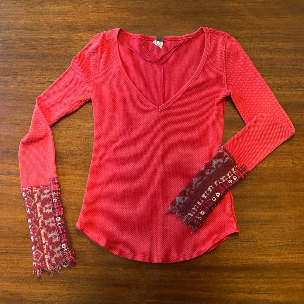 Free People Art School Button Cuff Thermal Red Long Sleeve V-Neck size Small